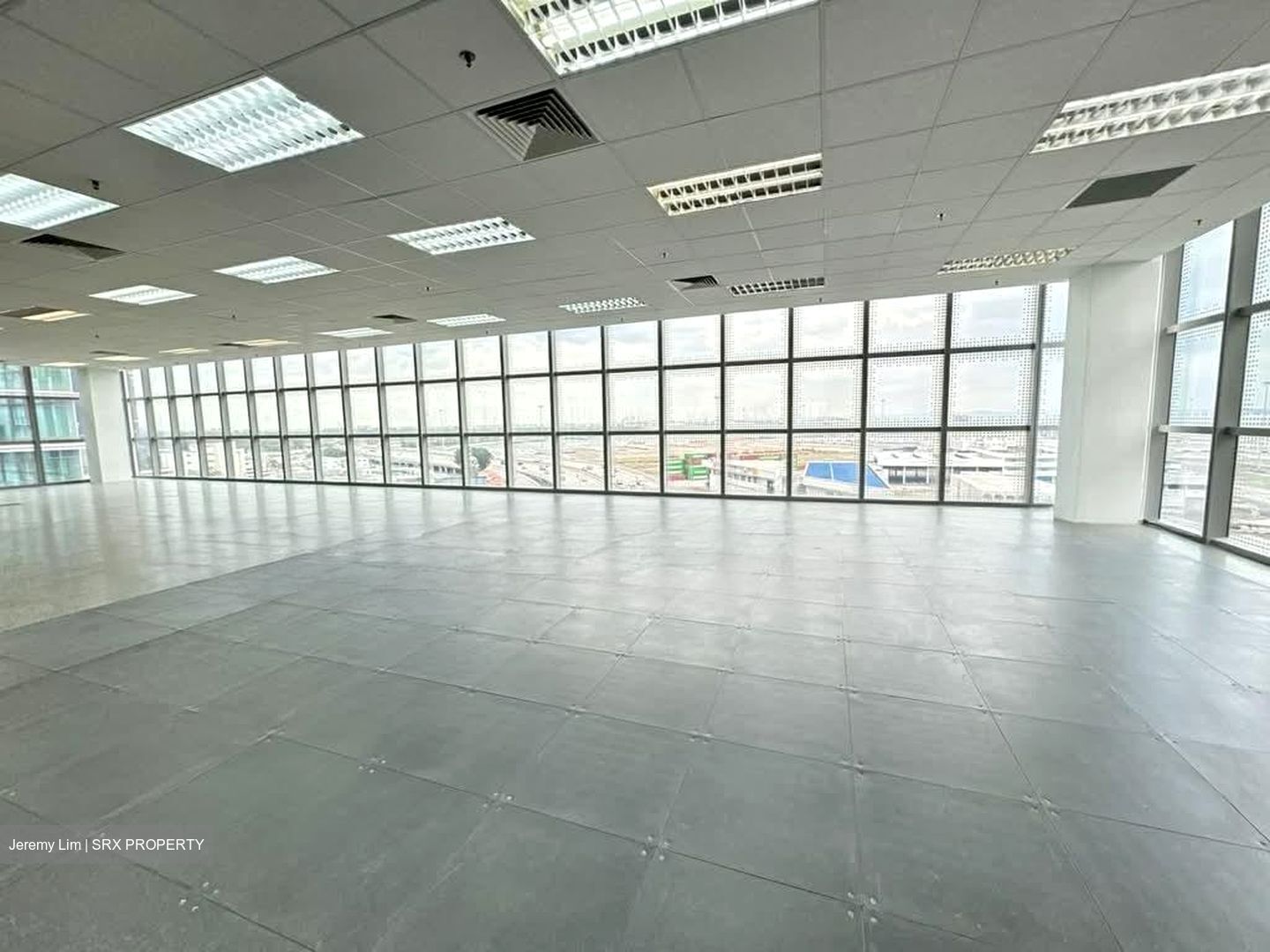 Lippo Centre (D2), Office #558258831